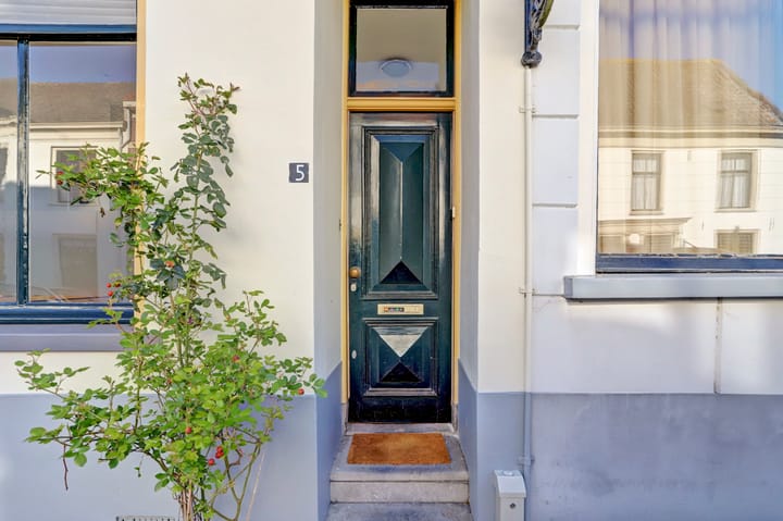 Foto 7 van Rodeheldenstraat 5