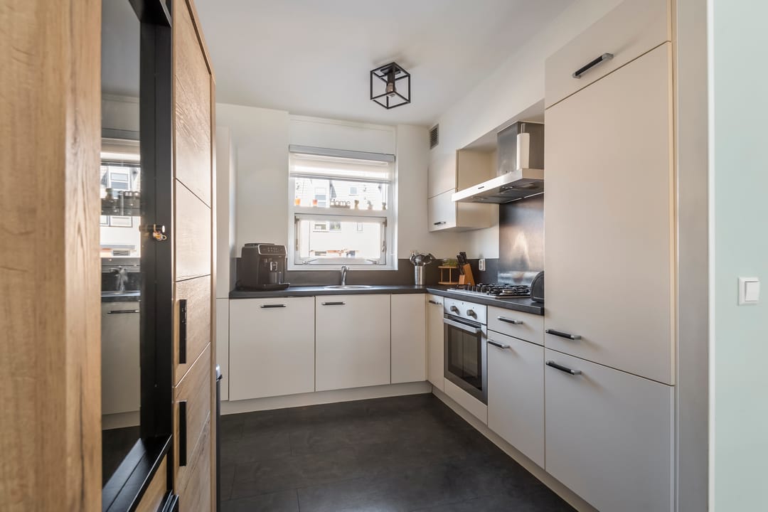 Foto 11 van Gouvernestraat 44