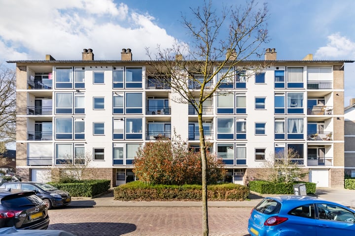 Photo 1 of Simon van Leeuwenstraat 26