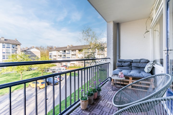 Photo 5 of Simon van Leeuwenstraat 26