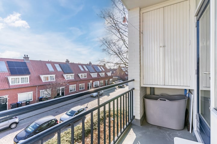 Photo 26 of Simon van Leeuwenstraat 26