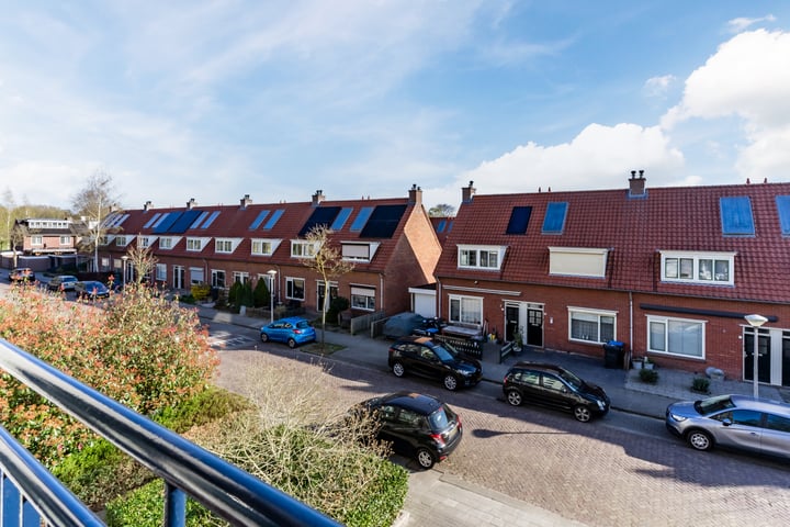 Photo 30 of Simon van Leeuwenstraat 26