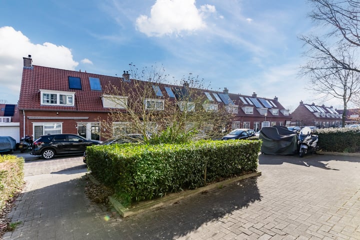 Photo 31 of Simon van Leeuwenstraat 26