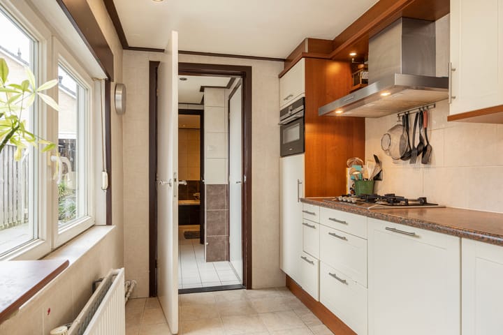 Foto 12 van Van Heutzplein 23