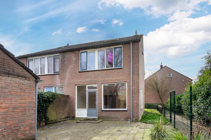 Foto 2 van Staringwende 11