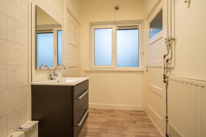 Foto 15 van Madoerastraat 6-A