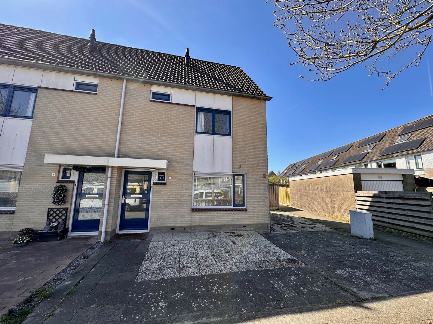 Foto 4 van Hermelijnhof 4