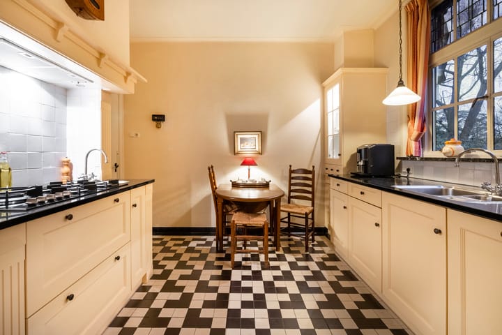 Photo 11 of Kortenaerstraat 7