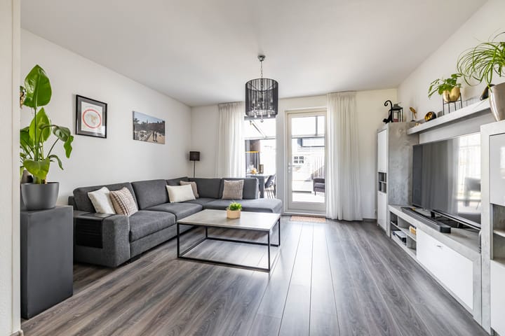 Photo 7 of Van Eyckstraat 135