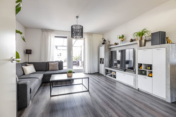 Photo 8 of Van Eyckstraat 135