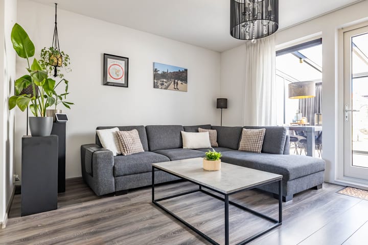 Photo 9 of Van Eyckstraat 135