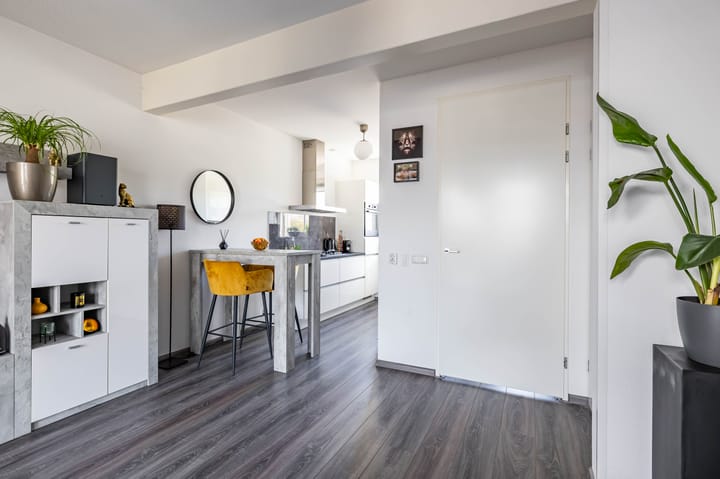 Photo 12 of Van Eyckstraat 135