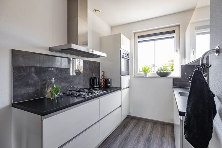 Photo 16 of Van Eyckstraat 135