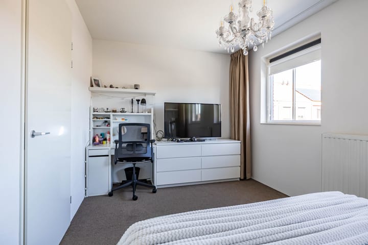 Photo 29 of Van Eyckstraat 135