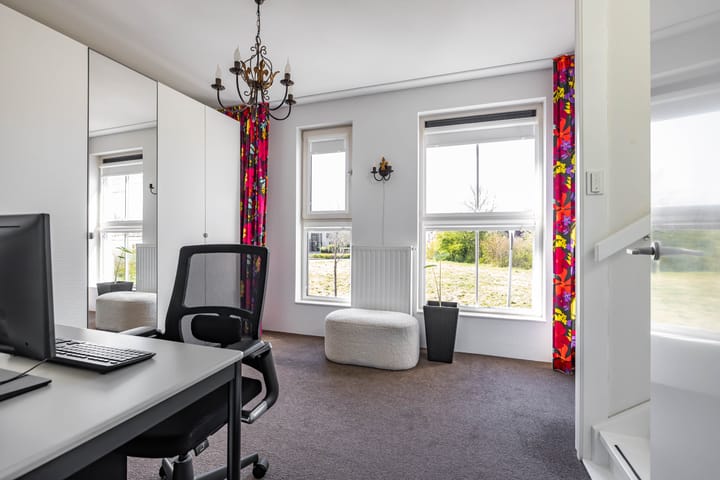 Photo 34 of Van Eyckstraat 135