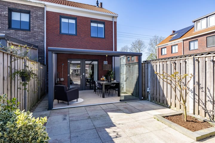Photo 42 of Van Eyckstraat 135