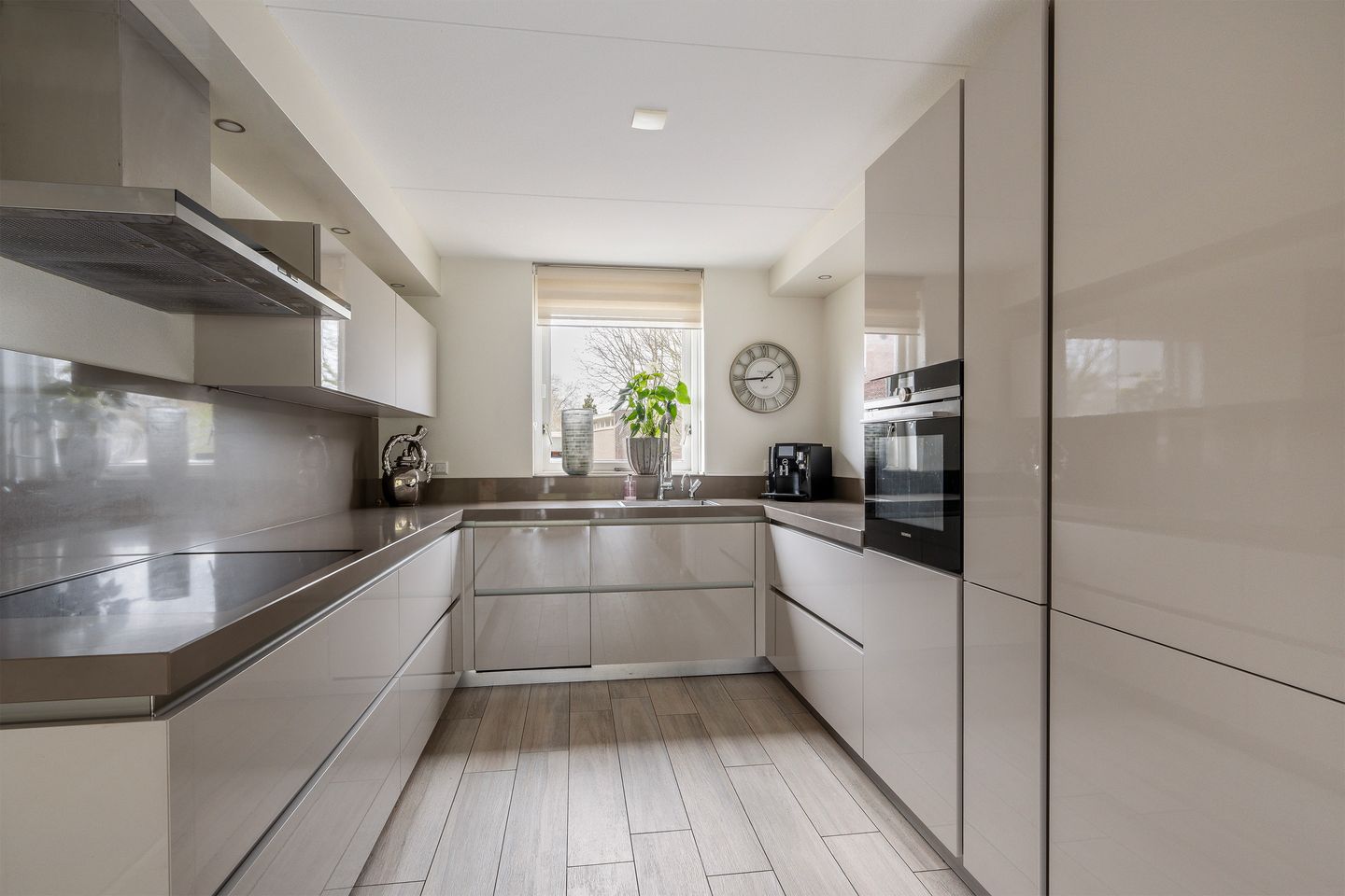 Foto 14 van Burgemeester Honnerlage Gretelaan 381