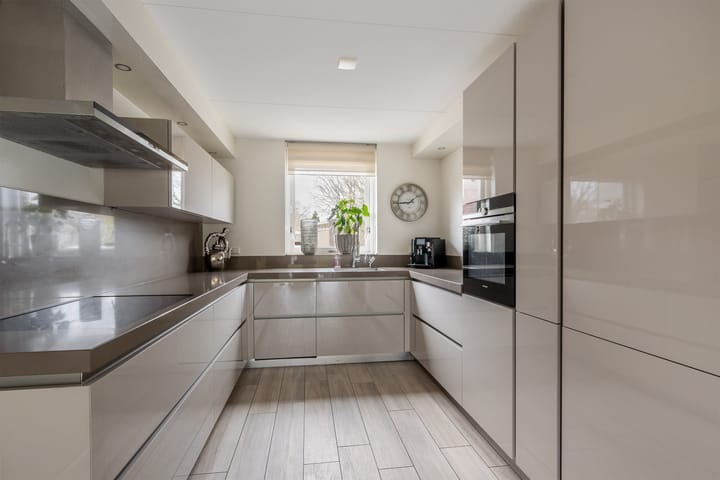 Foto 14 van Burgemeester Honnerlage Gretelaan 381