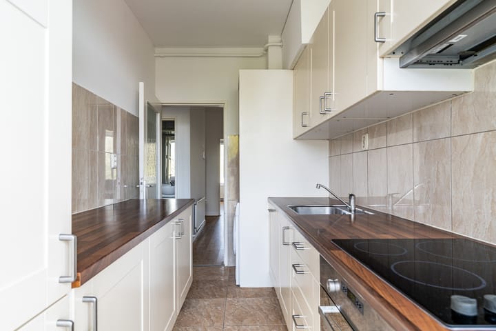 Photo 15 of Spinozalaan 61