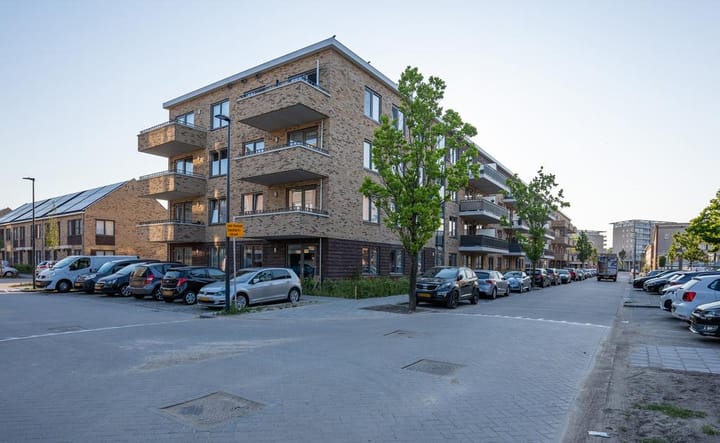 Photo 2 of Van Heuven Goedhartstraat 127