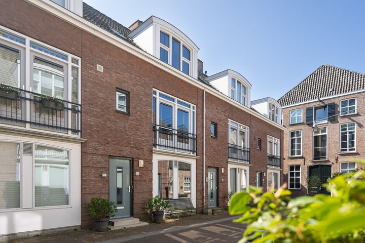 Water en Vuurplein 10