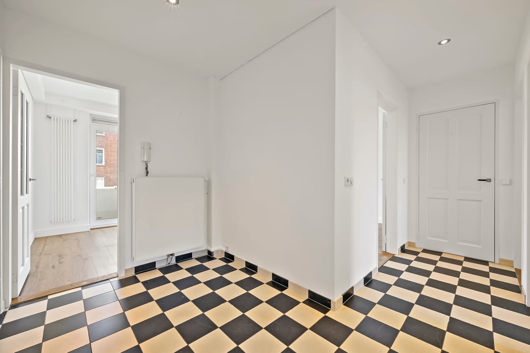 Photo 11 of Albert Verweystraat 186