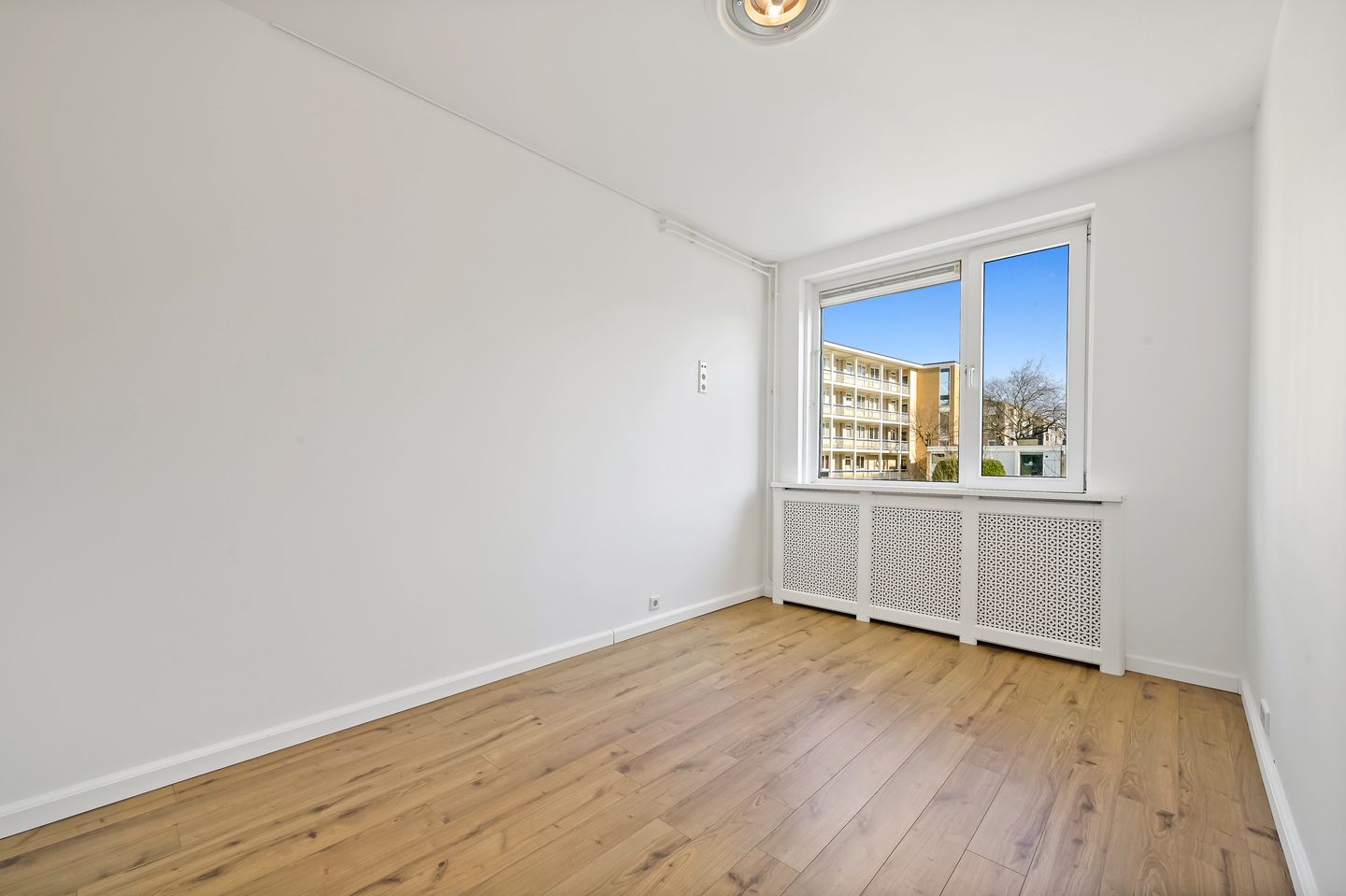 Photo 19 of Albert Verweystraat 186