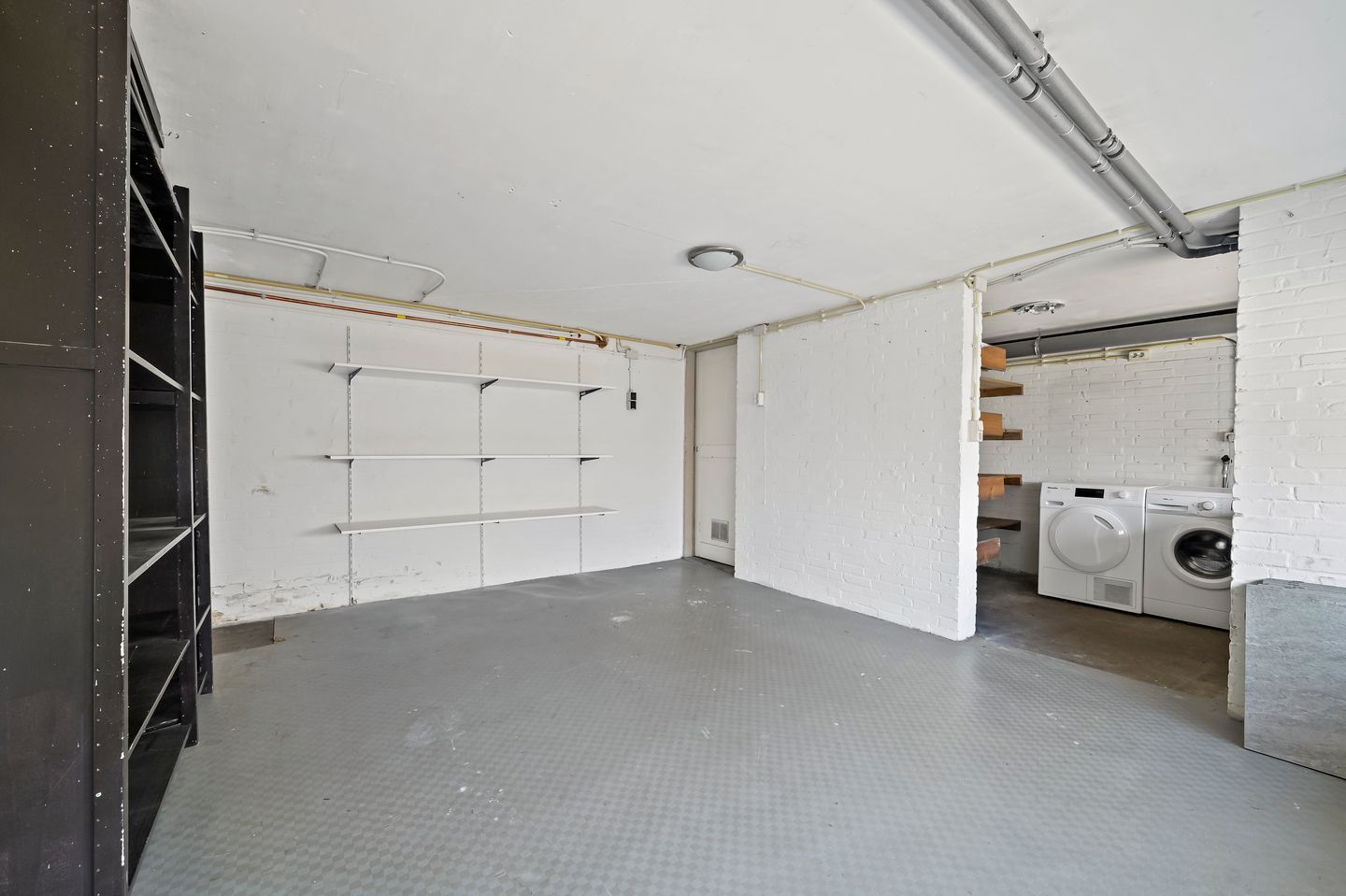 Photo 25 of Albert Verweystraat 186