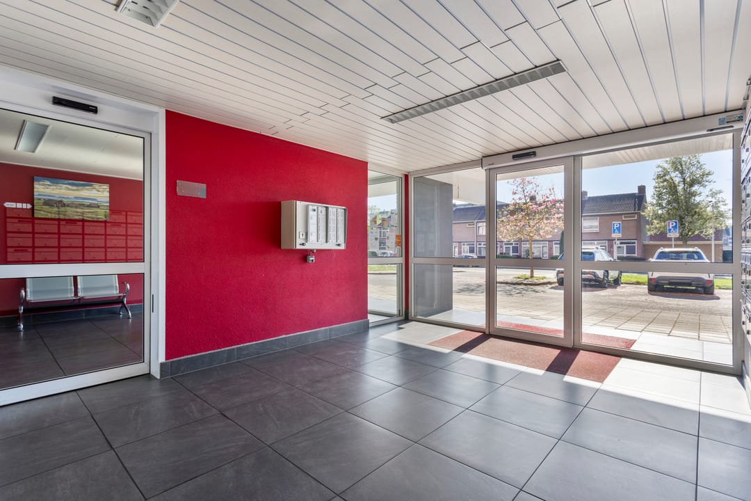 Foto 16 van Peter van Anrooylaan 314