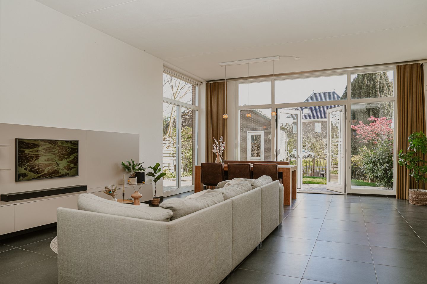 Foto 5 van Van der Duijn van Maasdamweg 562