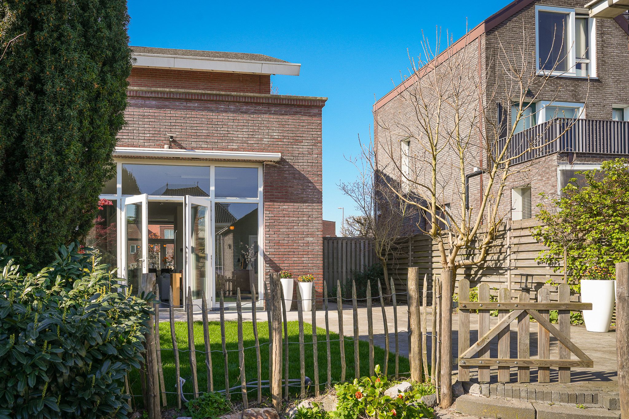 Foto 12 van Van der Duijn van Maasdamweg 562