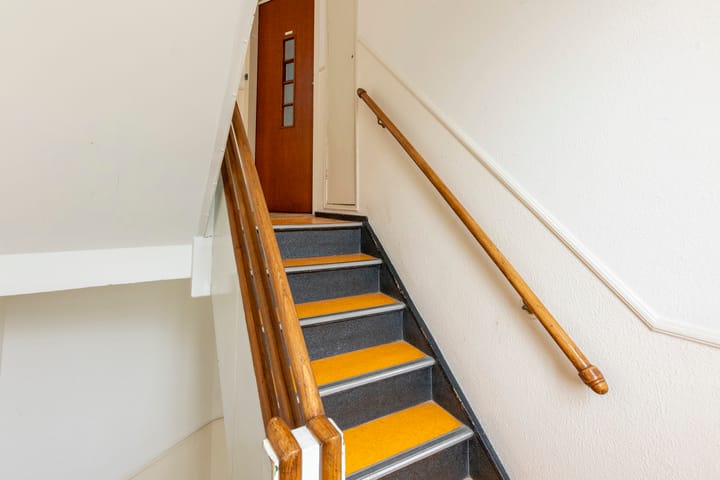 Photo 8 of Van Beuningenstraat 1-01