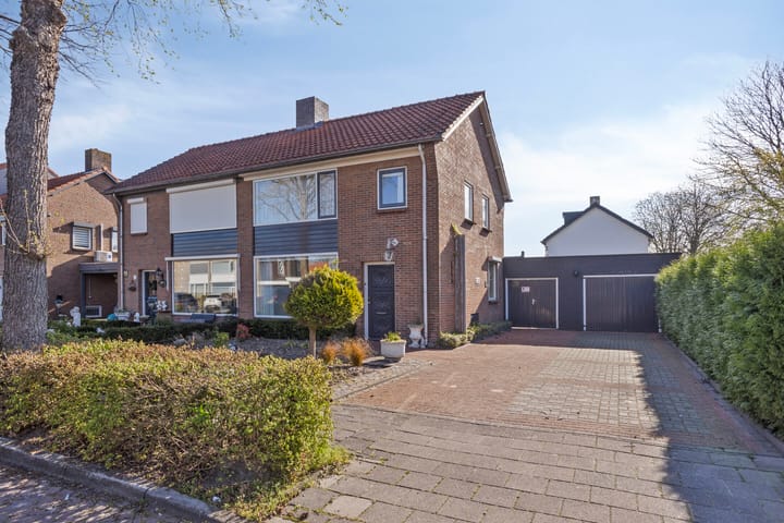 Foto 1 van Juliana van Stolbergstraat 15