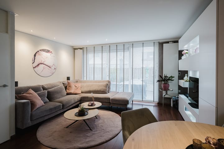 Photo 12 of Plevier 8