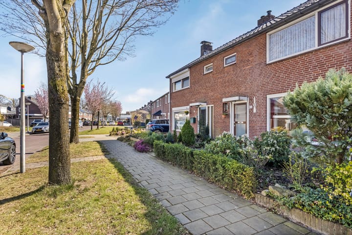 Foto 25 van Willem Rijbbertstraat 9