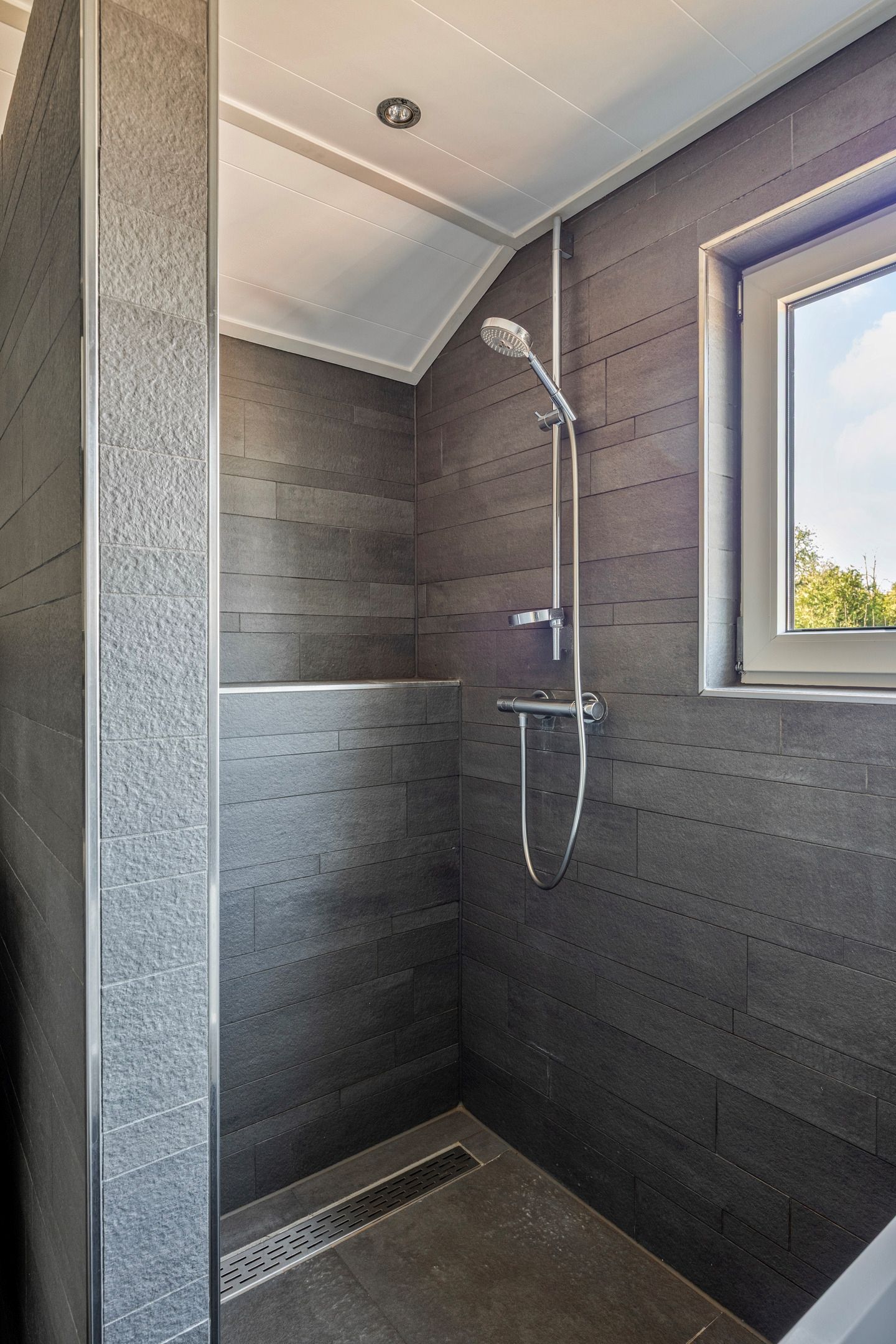 Photo 24 of Nassaustraat 19