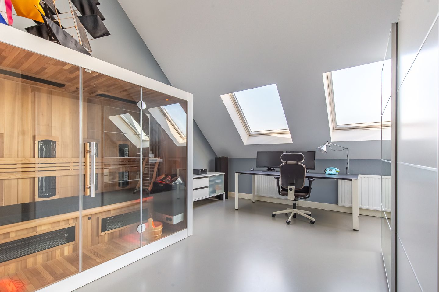 Photo 44 of Johan de Wittlaan 10-C