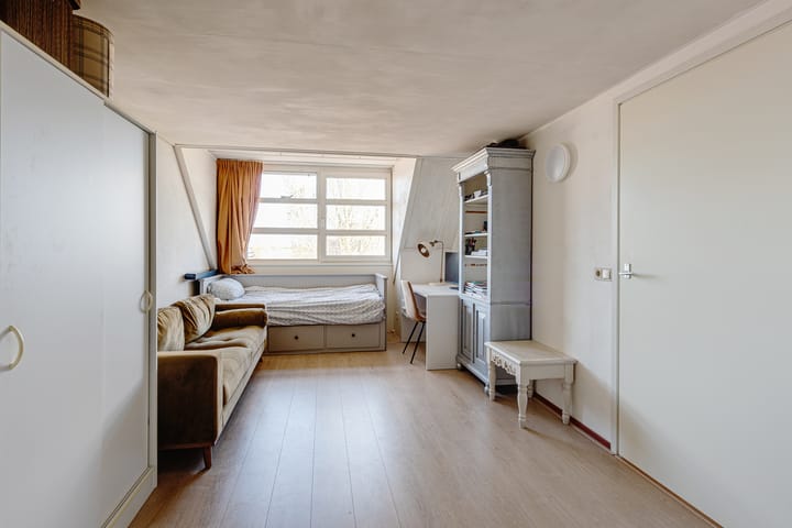 Foto 17 van Regenboog 10