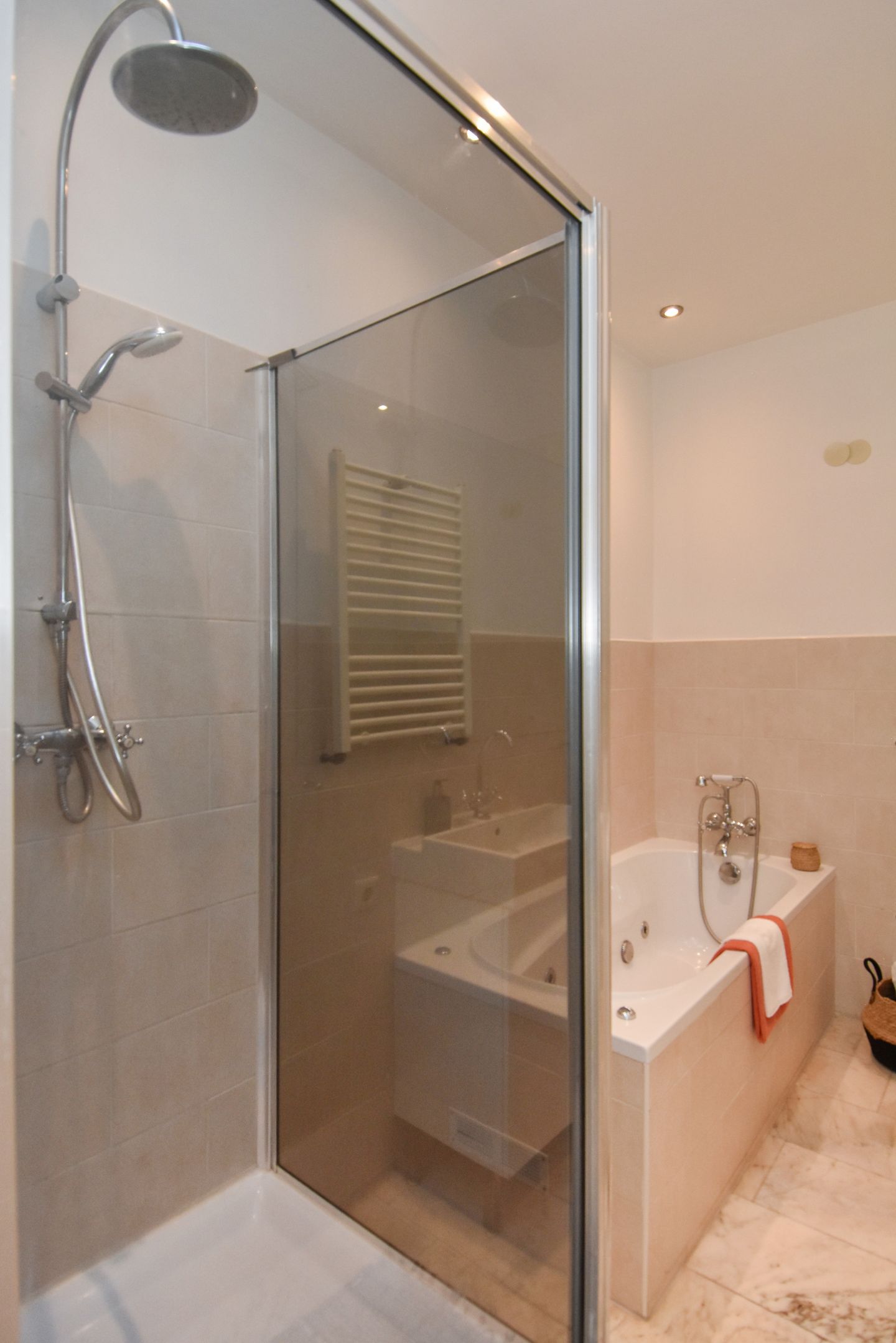 Foto 34 van Newtonstraat 303