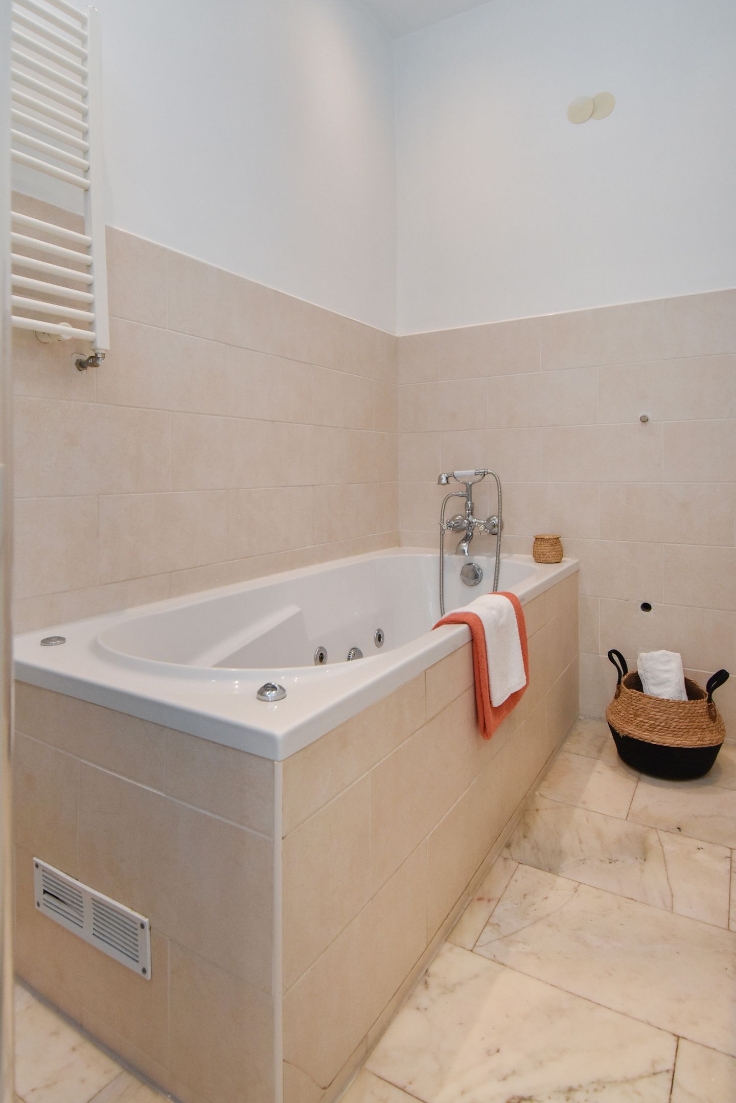 Foto 35 van Newtonstraat 303