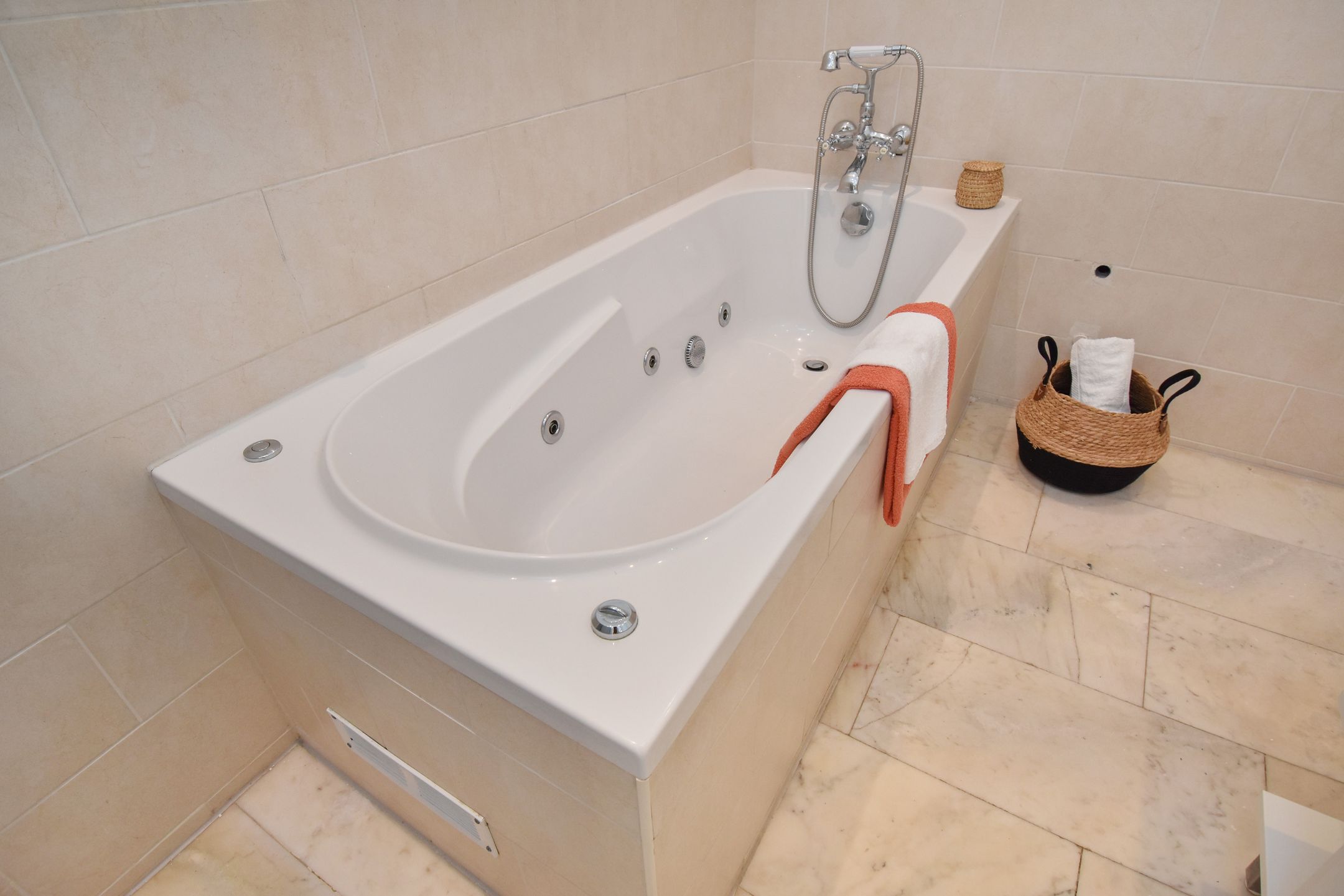 Foto 39 van Newtonstraat 303