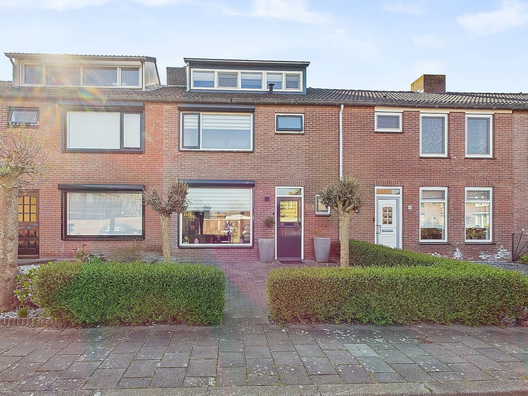 Foto 1 van Azaleastraat 22