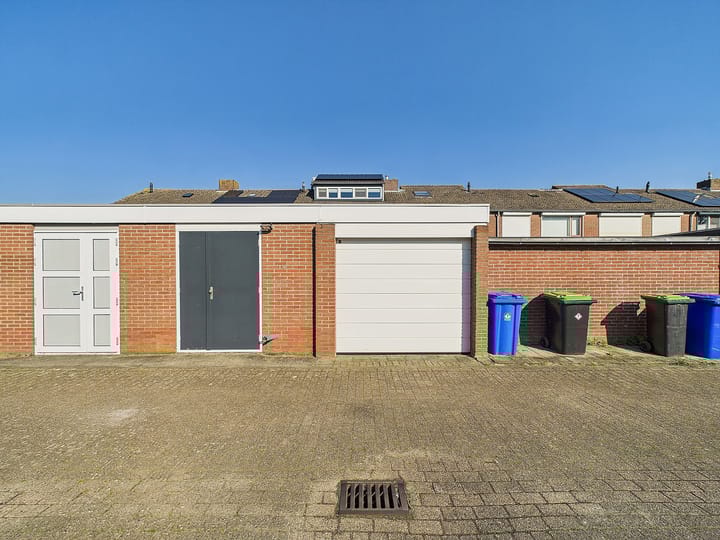 Foto 30 van Azaleastraat 22