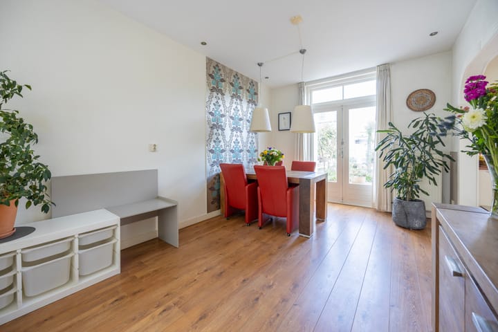 Foto 7 van Medanstraat 7