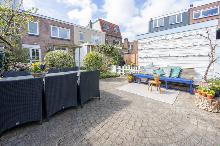 Foto 14 van Medanstraat 7