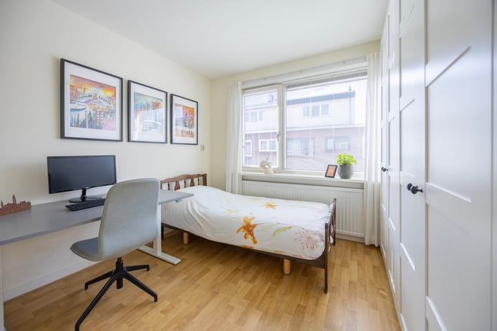 Foto 22 van Medanstraat 7