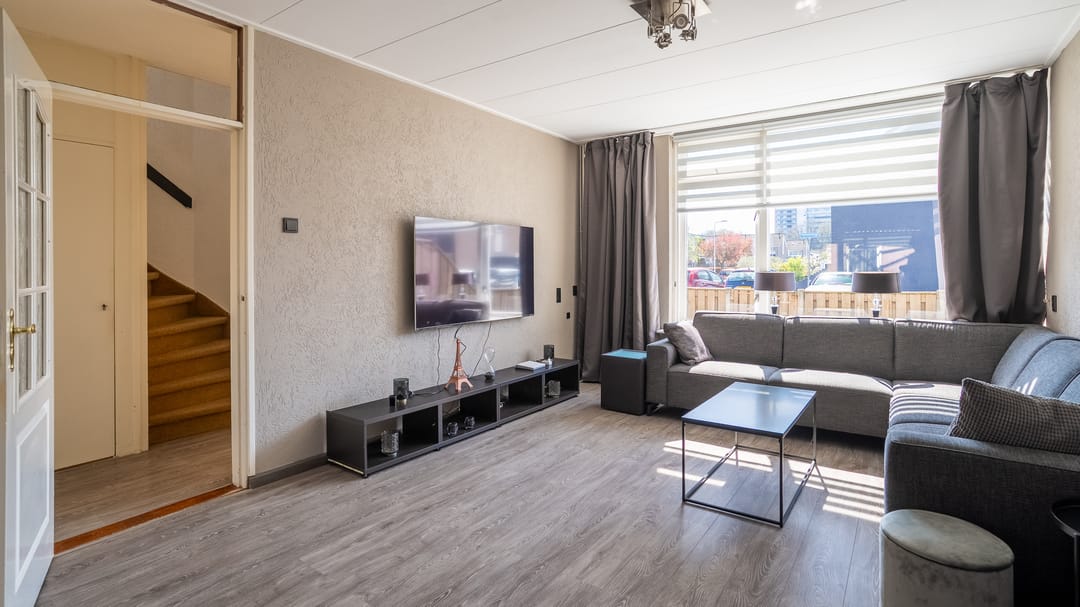 Foto 2 van Debussystraat 1