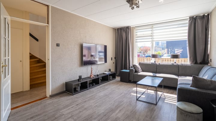 Foto 2 van Debussystraat 1