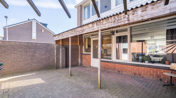 Foto 23 van Debussystraat 1