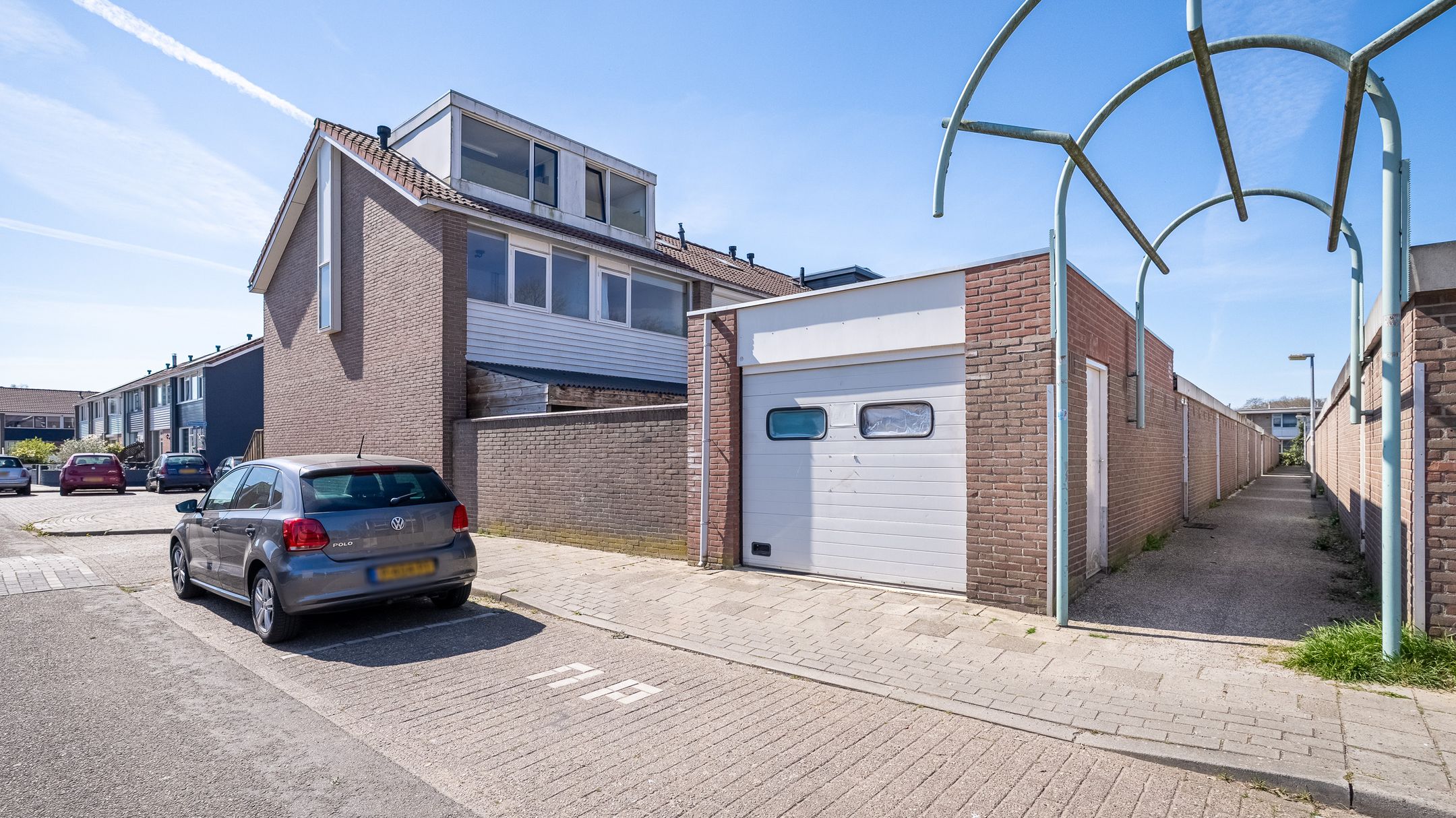 Foto 24 van Debussystraat 1